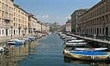 he Canal Grande and the Piazza Ponterosso - Locali d&#39;Autore